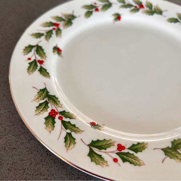 Vintage WORLD BAZAARS Holly Berry Salad Plates Ivory Winter White Set of Three - Picture 10 of 14